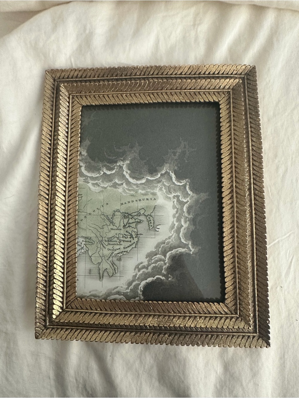 Gold-Painted 5"x 7" Leaf Frame